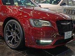 کرایسلەر 300